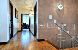 Detached house for rent in Jurmala, 344.00m2