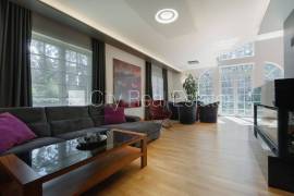 Detached house for rent in Riga, 350.00m2