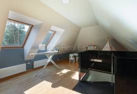 Detached house for rent in Riga, 350.00m2