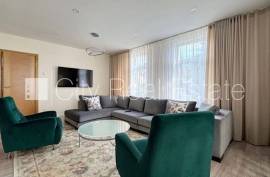 Detached house for rent in Jurmala, 180.00m2