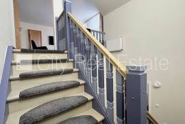 Detached house for rent in Jurmala, 180.00m2