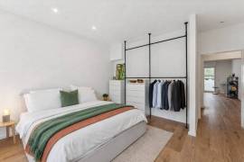 Paul-Lincke-Ufer: Ready to move 2-Room Apartment with Balcony in the best area of Kreuzberg