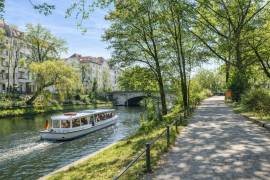 Paul-Lincke-Ufer: Ready to move 2-Room Apartment with Balcony in the best area of Kreuzberg