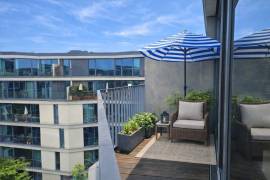 Upscale New-build Two-Room Penthouse with Balcony in the Samariter District