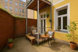 Live, Work & Invest - Perfect for Cafe & Creative Business near Tempelhofer Feld