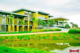 Brightly Decorated and Comfortable Two Bedroom in a Retirement Community, Nong Han