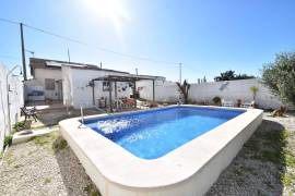 FANTASTIC COUNTRY PROPERTY NEAR DAYA NUEVA FANTASTIC COUNTRY PROPERTY NEAR DAYA NUEVA