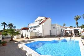 FABULOUS VILLA WITH PRIVATE POOL AND LAKE AND SEA VIEWS