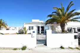 3 BEDROOM MODERN VILLA WITH STUNNING MOUNTAIN VIEWS 3 BEDROOM MODERN VILLA WITH STUNNING MOUNTAIN VIEWS