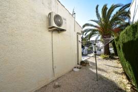 FABULOUS BUNGALOW WITH SPACIOUS GARDEN FABULOUS BUNGALOW WITH SPACIOUS GARDEN