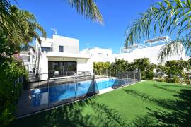 FABULOUS MODERN VILLA WITH POOL IN PUEBLO BRAVO