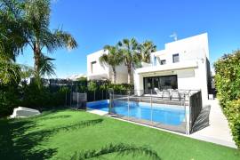 FABULOUS MODERN VILLA WITH POOL IN PUEBLO BRAVO FABULOUS MODERN VILLA WITH POOL IN PUEBLO BRAVO