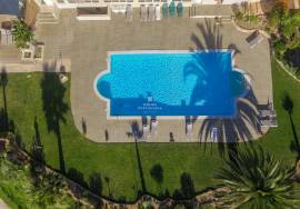 One bedroom apartment with panoramic views over Praia dos Aveiros, Albufeira.