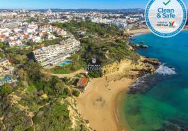 One bedroom apartment with panoramic views over Praia dos Aveiros, Albufeira.
