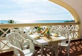 One bedroom apartment with panoramic views over Praia dos Aveiros, Albufeira.