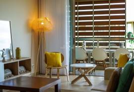 3 bedroom apartment available for extended stays up to 4 months !
