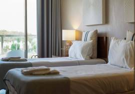 3 bedroom apartment available for extended stays up to 4 months !