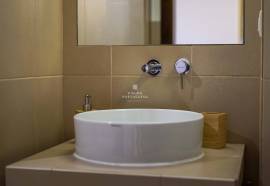 3 bedroom apartment available for extended stays up to 4 months !
