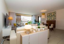 3 bedroom apartment available for extended stays up to 4 months !