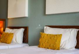 3 bedroom apartment available for extended stays up to 4 months !
