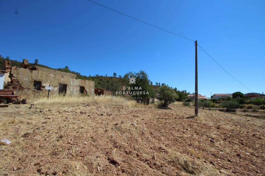 House to Recover in Salir - Freixo Seco