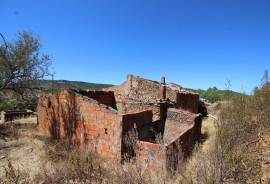 House to Recover in Salir - Freixo Seco