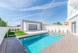 Modern T4  Villa with Pool