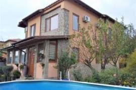Luxury House with 3 bedrooms and 2 bathrooms, 15 min to Sunny Beach