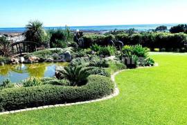 Luxury 3 bedroom villa with pool, studio and sea view - Olhão