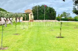 Luxury 3 bedroom villa with pool, studio and sea view - Olhão