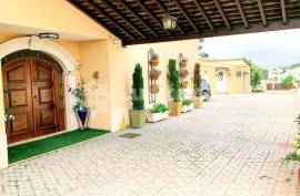 Luxury 3 bedroom villa with pool, studio and sea view - Olhão