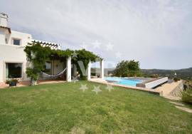 LOULÉ - LUXURY VILLA WITH 4 BEDROOMS - PISCiNA - GARDEN -