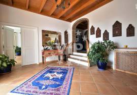 LOULÉ - LUXURY VILLA WITH 4 BEDROOMS - PISCiNA - GARDEN -