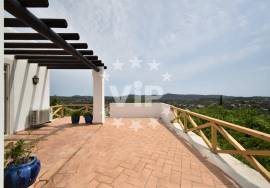 LOULÉ - LUXURY VILLA WITH 4 BEDROOMS - PISCiNA - GARDEN -