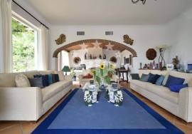 LOULÉ - LUXURY VILLA WITH 4 BEDROOMS - PISCiNA - GARDEN -