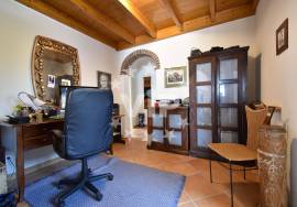 LOULÉ - LUXURY VILLA WITH 4 BEDROOMS - PISCiNA - GARDEN -