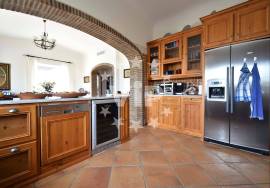 LOULÉ - LUXURY VILLA WITH 4 BEDROOMS - PISCiNA - GARDEN -