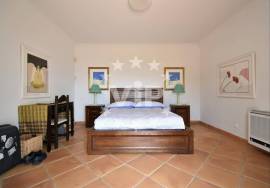 LOULÉ - LUXURY VILLA WITH 4 BEDROOMS - PISCiNA - GARDEN -