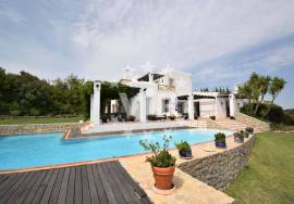 LOULÉ - LUXURY VILLA WITH 4 BEDROOMS - PISCiNA - GARDEN -
