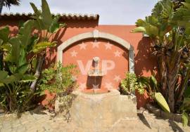 LOULÉ - LUXURY VILLA WITH 4 BEDROOMS - PISCiNA - GARDEN -