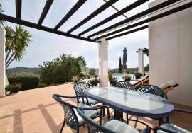 LOULÉ - LUXURY VILLA WITH 4 BEDROOMS - PISCiNA - GARDEN -