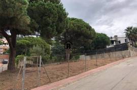 Spectacular plot with mountain views in Cabrils (Costa del Maresme)