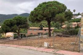 Spectacular plot with mountain views in Cabrils (Costa del Maresme)