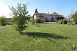 LOT ET GARONNE. Nr. MONFLANQUIN 2 bedroom house with panoramic view