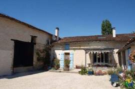CHARENTE MARITIME. Saleignes, delightful two bedroom house is situated in a small village
