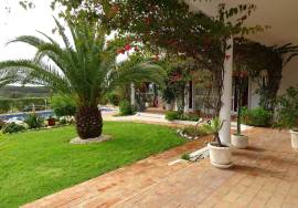 4 Bedroom farm house for sale in Bensafrim