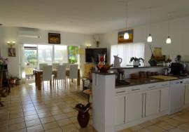 4 Bedroom farm house for sale in Bensafrim