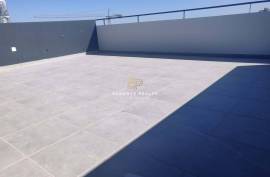 SALE - Apartment 2 Bedroom Duplex Garage box Pool and Sea View