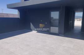 SALE - Apartment 2 Bedroom Duplex Garage box Pool and Sea View