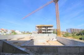 SALE - 3 bedroom apartment in private condominium with garage, swimming pool and gym - OPPORTUNITY